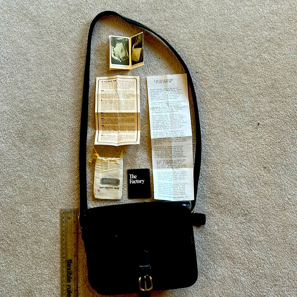 Vintage Coach circa 1970 black leather Saddle Pouch 9585